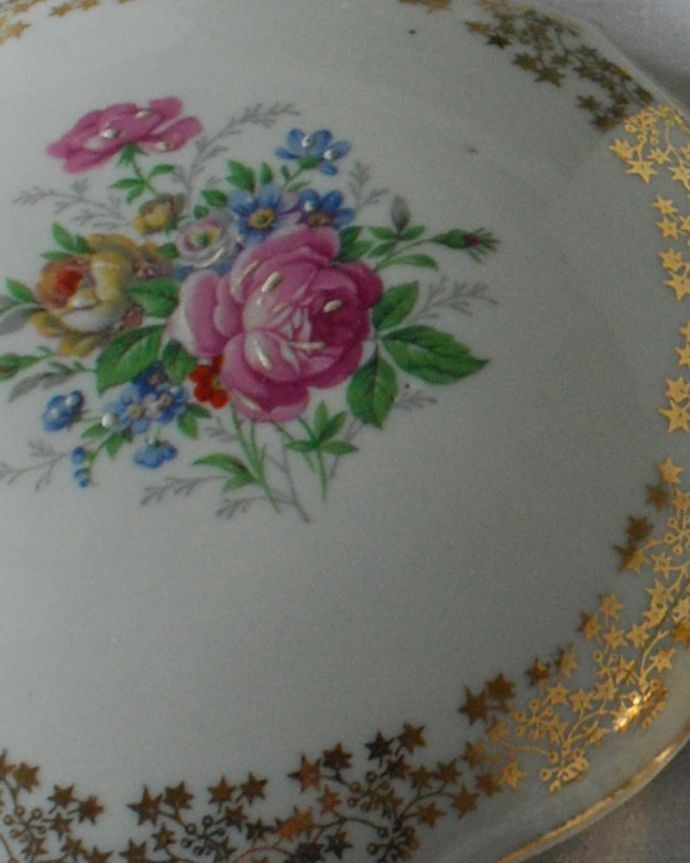 アンティーク 陶磁器の雑貨　アンティーク雑貨　お花のブーケと金彩が輝くフランスで見つけたリモージュのジュエリーケース。普段の生活に華を添えてくれるアンティークアクセサリーや小物入れにオススメです。(h-788-z)