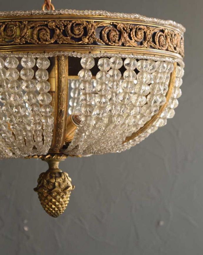 シャンデリア　照明・ライティング　フランスで見つけた豪華なアンティークシャンデリア (3灯)（Ｅ17シャンデリア球付）。。(h-894-z)