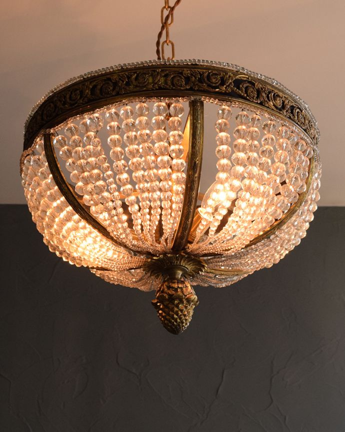 シャンデリア　照明・ライティング　フランスで見つけた豪華なアンティークシャンデリア (3灯)（Ｅ17シャンデリア球付）。。(h-894-z)