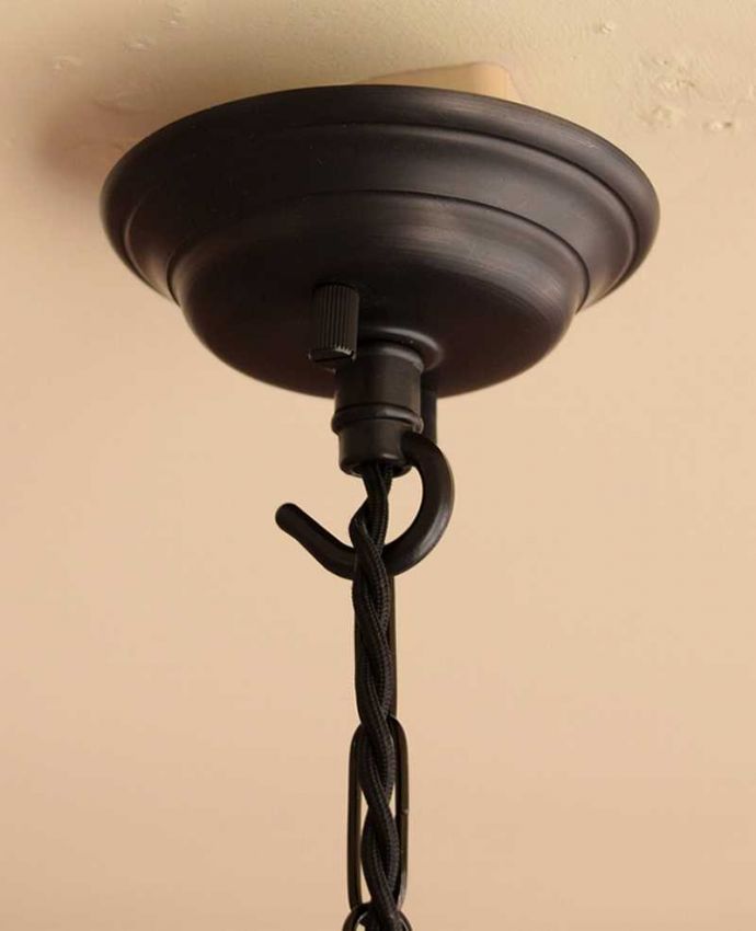 シャンデリア　照明・ライティング　フランスで見つけたアンティークシャンデリア（5灯）（Ｅ17シャンデリア球付） 。カバーも付いています。(k-3764-z)