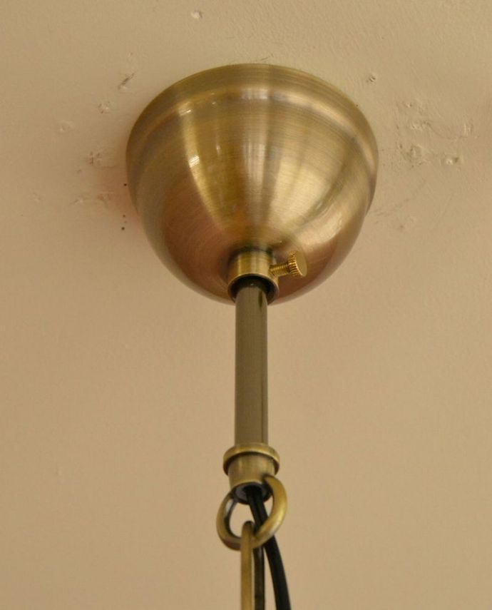 シャンデリア　照明・ライティング　ダイヤカットがキラキラ輝くアンティーク風シャンデリア（アンティーク色・4灯・電球なし）。カバーも付いてます天井につけるカバーはこんな感じです。(cr-511-aB)