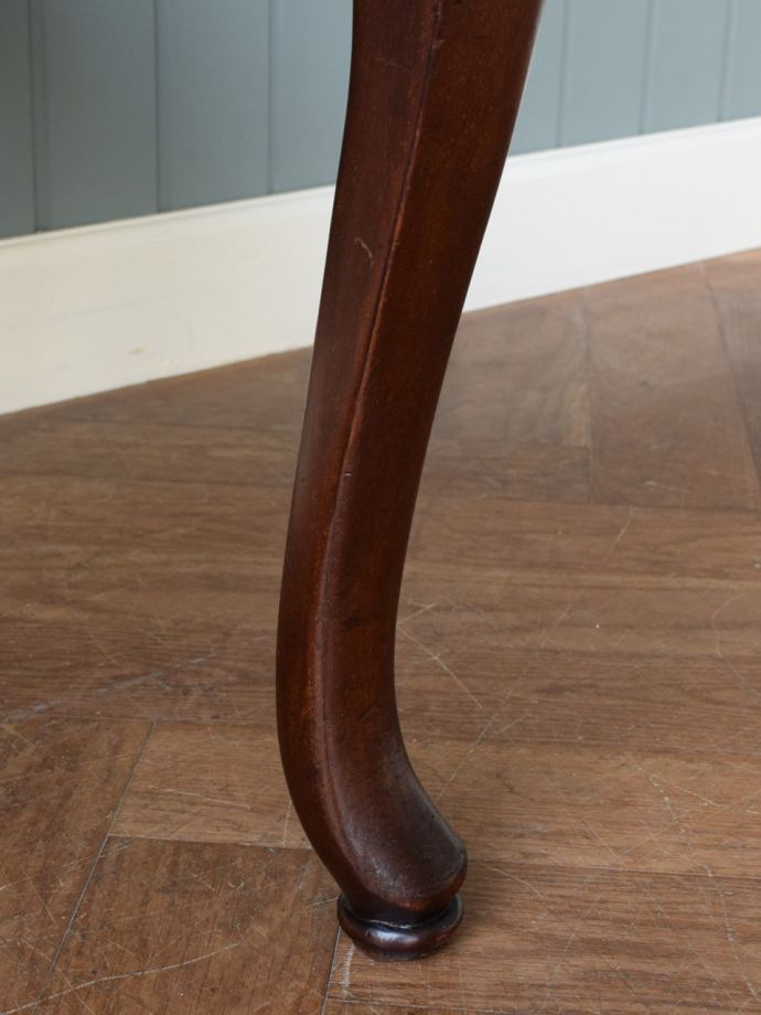 英国アンティークの美しい椅子、マホガニー材のアンティークアーム 