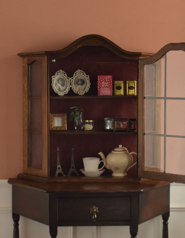 フランスの壁付けアンティーク家具、ガラス扉のウォール