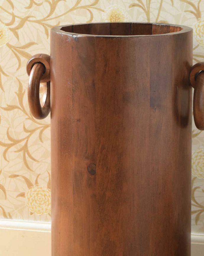 めずらしい家具　アンティーク雑貨　英国から届いたアンティーク、木で作られたお洒落なバレル（樽）　。シンプルなのでいろんなテイストのお部屋に似合います。(j-161-z)