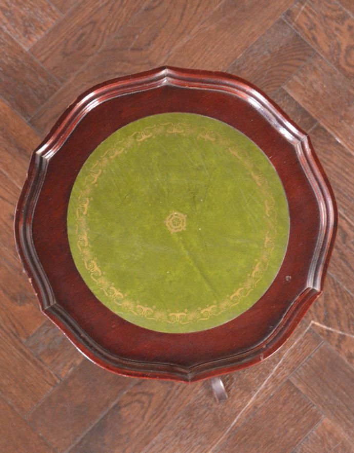 ロイドテーブル　アンティーク家具　アンティークの英国家具、グリーンがキレイな革張りのワインテーブル（オケージョナルテーブル）。天板です。(j-1615-f)