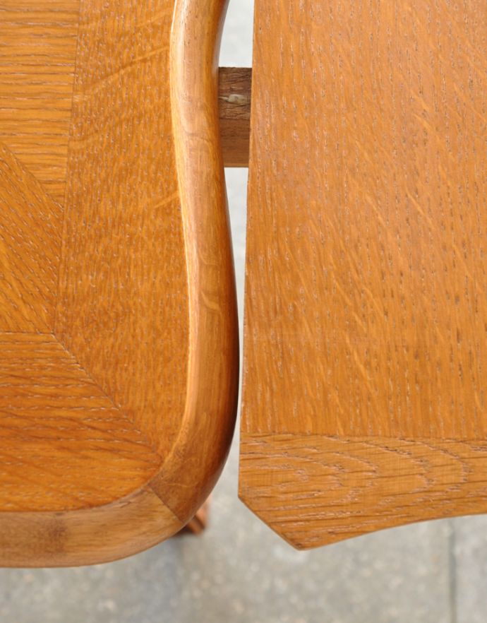 ロイドテーブル　アンティーク家具　アンティークのフランス家具、彫りたっぷりのドローリーフテーブル（伸張式）。メンテナンスをしてありますので、つなぎ目も美しいです。(j-1646-f)