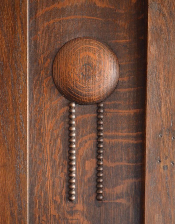 アンティークの玄関収納　アンティーク家具　玄関で使えるアンティーク英国家具、ベンチも付いたホールスタンド。木の装飾が上品なアクセントになっています。(j-1695-f)