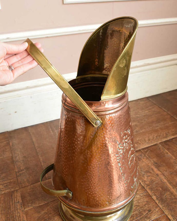 アンティーク 真鍮の雑貨　アンティーク雑貨　真鍮と銅製のアンティーク　コールボックス　炭入れポット。コッパー（銅製）の変化した風合いが美しい玄関で傘立てにもオススメです。(j-175-z)