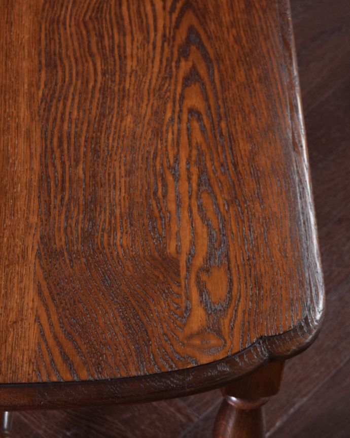 ロイドテーブル　アンティーク家具　リビングに映えるコーヒーテーブル、オシャレなアンティーク英国家具。アンティークの味わいをお楽しみください。(j-1912-f)