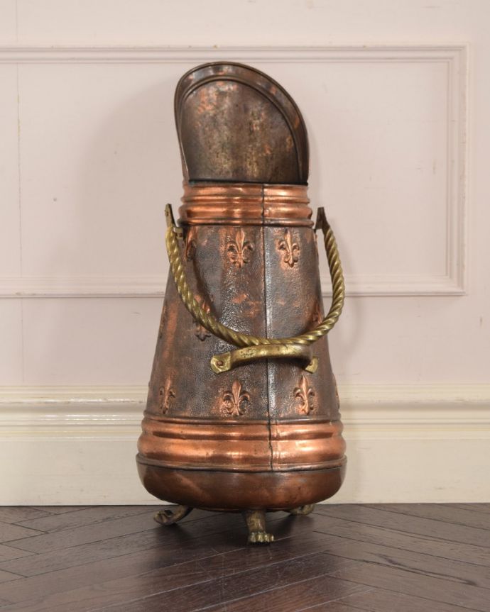 アンティークのコールバケツ、おしゃれな銅製の足付きコールバケツ（炭 