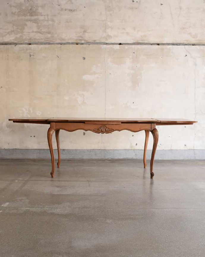 アンティークのテーブル　アンティーク家具　美しいパーケット柄が魅力のドローリーフテーブル（伸張式ダイニングテーブル）。もちろん常に広げたままの状態でもお使い頂けます。(j-1967-f)
