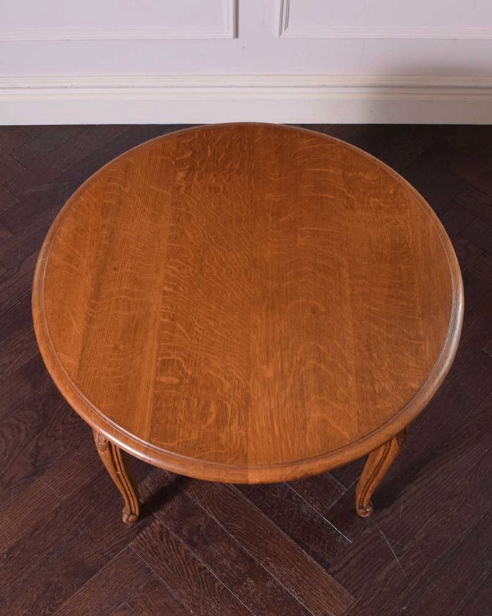 アンティークのテーブル　アンティーク家具　フランスのアンティーク家具、猫脚のオケージョナルテーブル（コーヒーテーブル）。上から見るとこんな感じ。(j-2043-f)