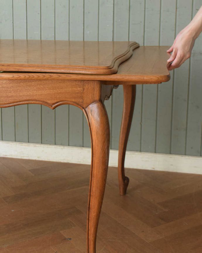 アンティークのテーブル　アンティーク家具　フランスで見つけたアンティーク家具、３WAYのドローリーフテーブル（伸張式ダイニングテーブル）。あっという間にサイズが変えれます。(j-2048-f)