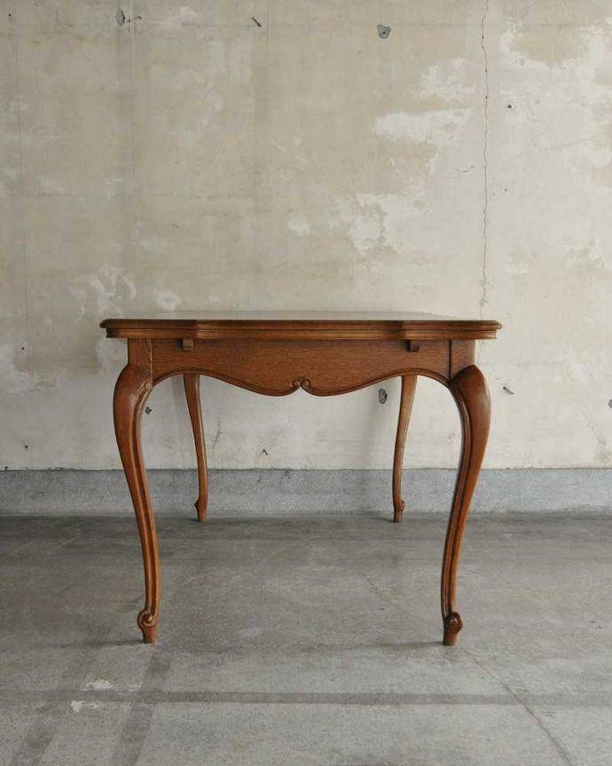 アンティークのテーブル　アンティーク家具　フランス輸入の美しいアンティーク家具、ドローリーフテーブル（伸張式ダイニングテーブル） 。こちら側も、もちろんキレイです。(j-2126-f)