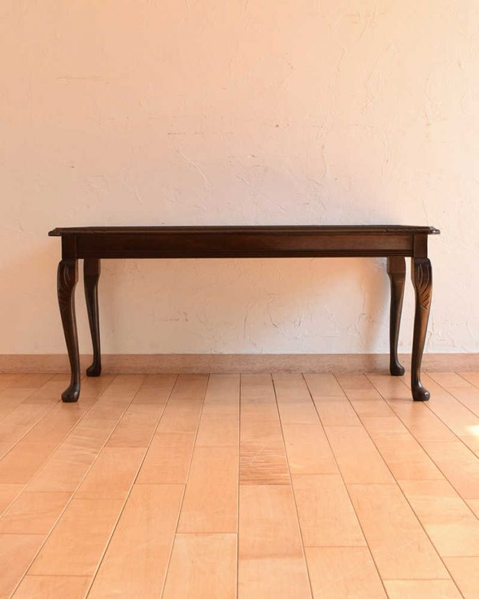 アンティークのテーブル　アンティーク家具　英国のアンティーク家具、天板革張りのコーヒーテーブル（ローテーブル）。クルッと回転。(j-2319-f)