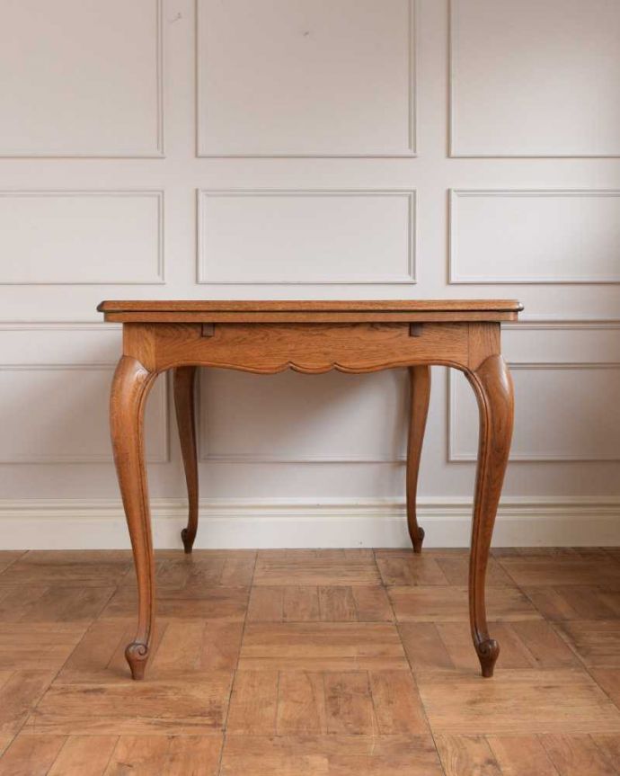 アンティークのテーブル　アンティーク家具　フランス輸入の伸張式テーブル、華やかなアンティークドローリーフテーブル。こちら側も、もちろんキレイです。(j-2380-f)