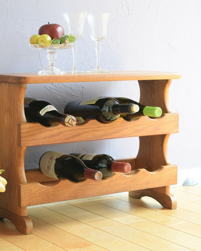 めずらしい家具　アンティーク家具　サイドテーブルにもなるフランスアンティーク木製ワインラック（10本用）。ボトルをしっかり収納してくれますワインを飲む方も飲まない方も、お洒落なデザインのワインラックがお部屋の中にあるだけで、なんだかワクワクです。(j-2495-f)