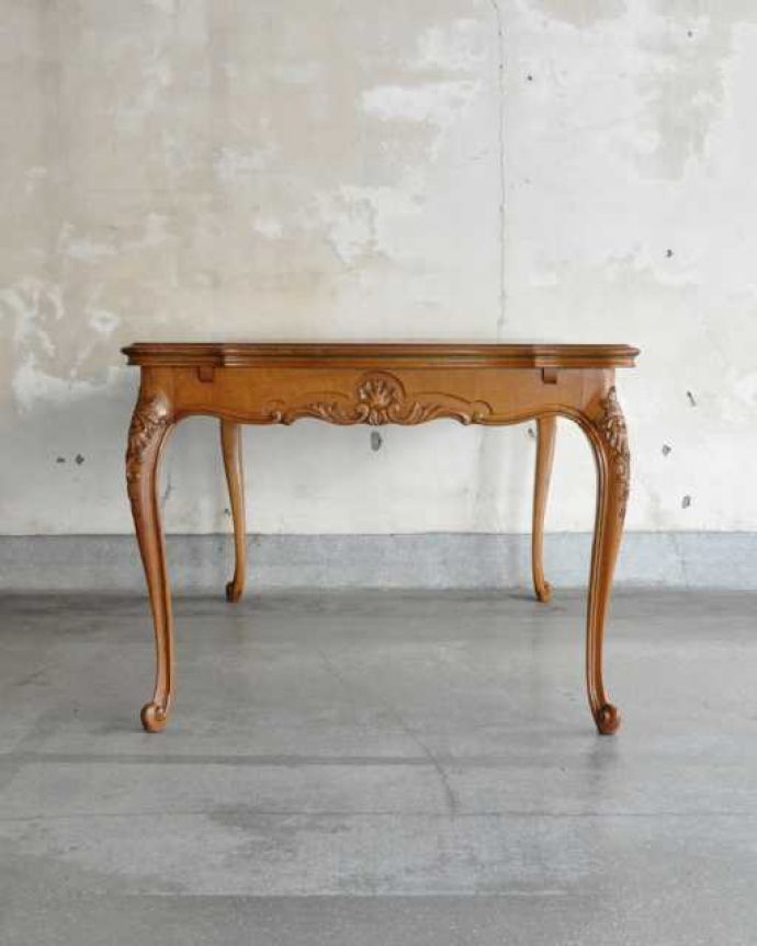 アンティークのテーブル　アンティーク家具　フランス輸入の美しいアンティーク家具、ドローリーフテーブル（伸張式ダイニングテーブル） 。こちら側も、もちろんキレイです。(j-2510-f)