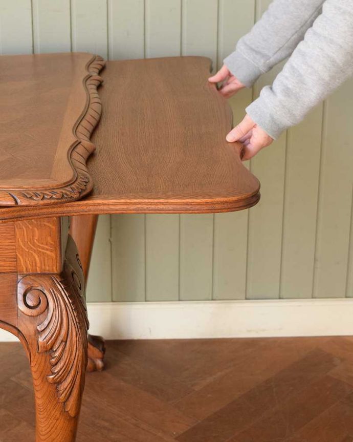 アンティークのテーブル　アンティーク家具　フランス輸入の美しいアンティーク家具、ドローリーフテーブル（伸張式ダイニングテーブル）。あっという間にサイズが変えれます。(j-2544-f)