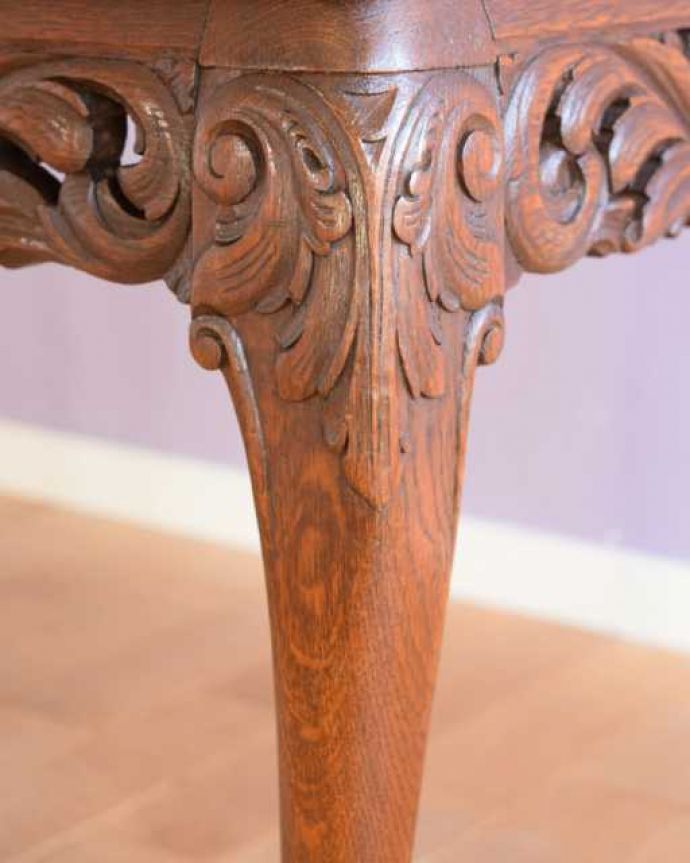 アンティークのテーブル　アンティーク家具　アンティークのローテーブル、フランスのアンティーク家具。うっとりする美しさアンティークだから手に入る美しい彫。(j-2596-f)
