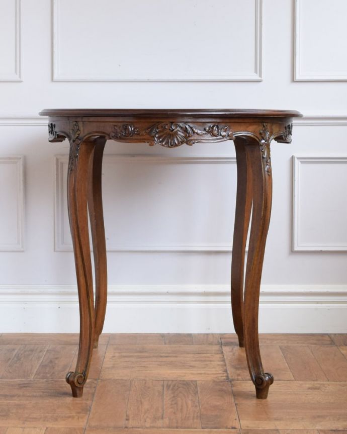 アンティークのテーブル　アンティーク家具　フランスのオケージョナルテーブル、猫脚が美しいアンティーク家具。クルッと回転。(j-2623-f)