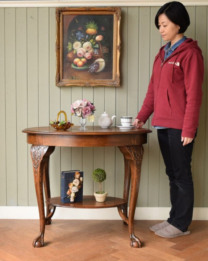 アンティークのテーブル　アンティーク家具　フランスのアンティーク家具、装飾の美しいオケージョナルテーブル。どんな場所でも便利に使える小さなテーブルそもそも「オケージョナル」とは「便利に使える」と言う意味。(j-2625-f)