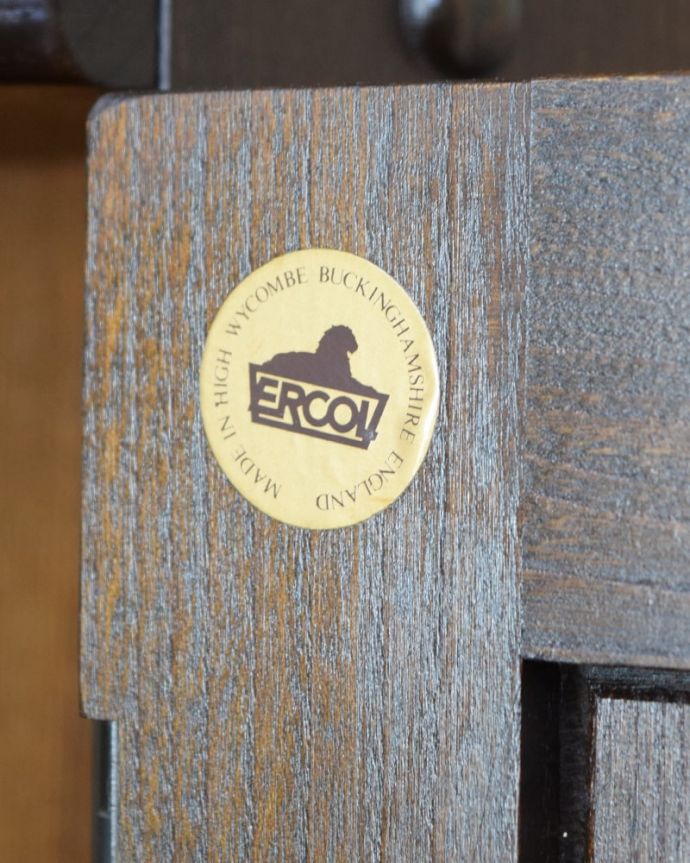 アーコールの家具　アンティーク家具　イギリスのアンティーク家具、ERCOL社のコーナーキャビネット。安心の証アーコールの製造タグシールが残っていました。(j-2653-f)