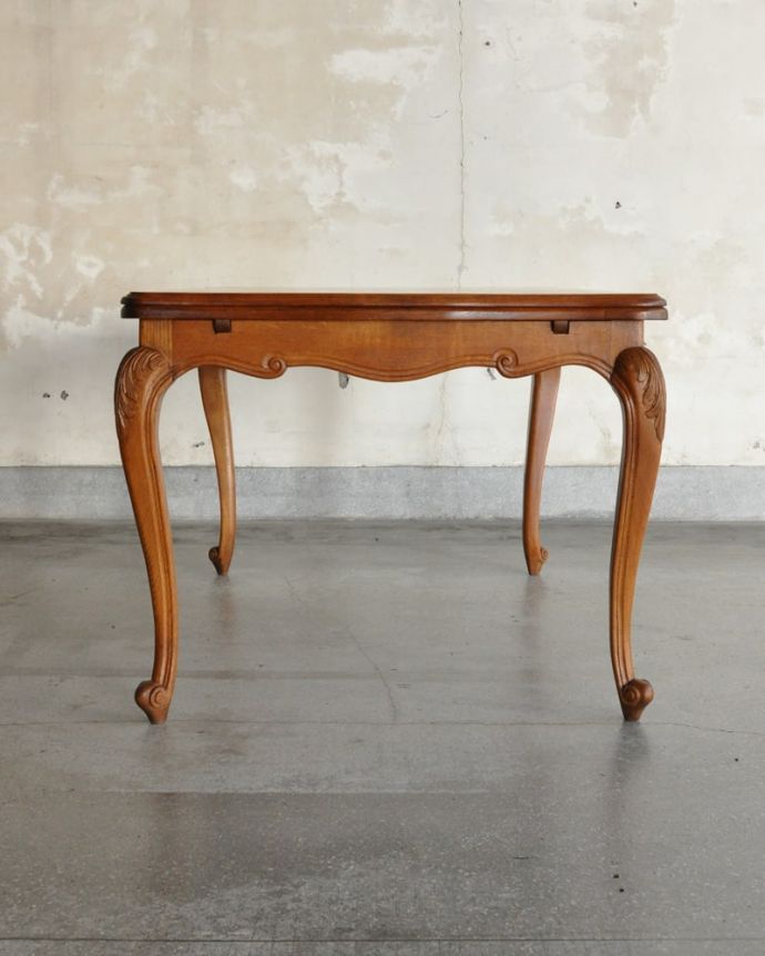 アンティークのテーブル　アンティーク家具　伸長式のフランスらしいダイニングテーブル、天板が美しいドローリーフテーブル。こちら側も、もちろんキレイです。(j-2668-f)