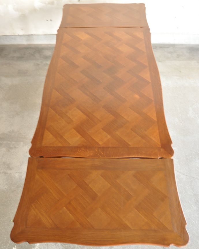 フランスの伸長式テーブルの天板