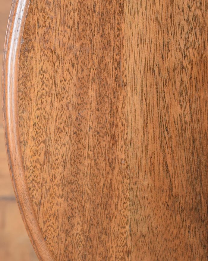 アンティークのテーブル　アンティーク家具　オケージョナルテーブル　近づいてみると…木目もキレイな天板。(j-2712-f)