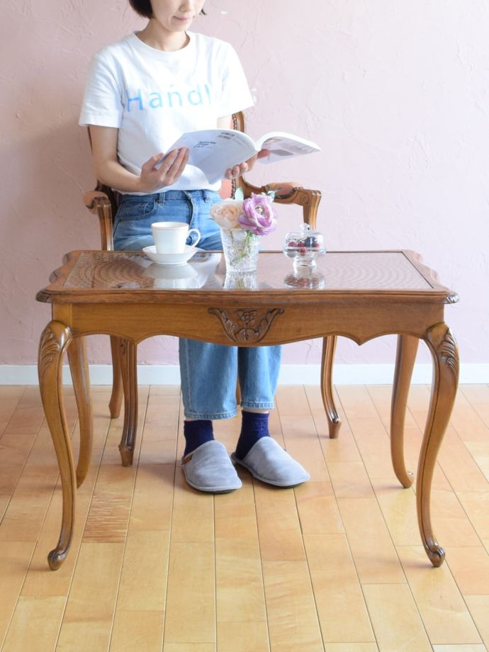 フランスのおしゃれなアンティークローテーブル、猫脚の美しいコーヒー 