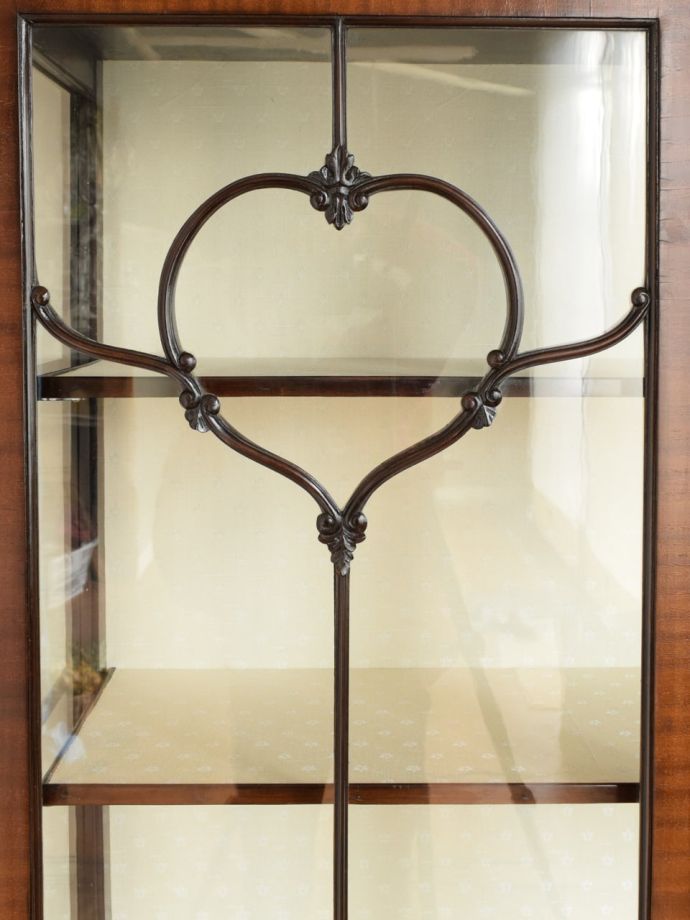 マホガニー材の豪華なアンティークキャビネット、英国のおしゃれなガラスのショーケース(j-3414-f)｜アンティーク家具