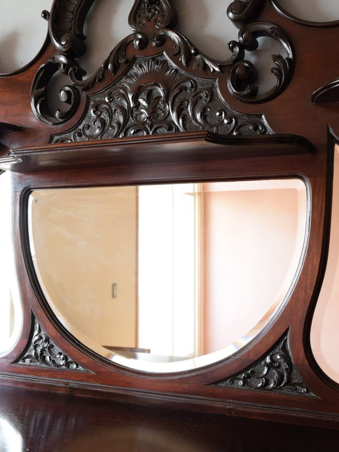 パーラーキャビネットの鏡