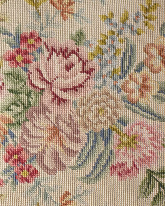 サロンチェア　アンティーク チェア　刺繍が美しいアンティークのサロンチェア、フランス生まれのプチポワンチェア。女性らしいデザインコンディションがいいものを選んできました。(j-618-c)