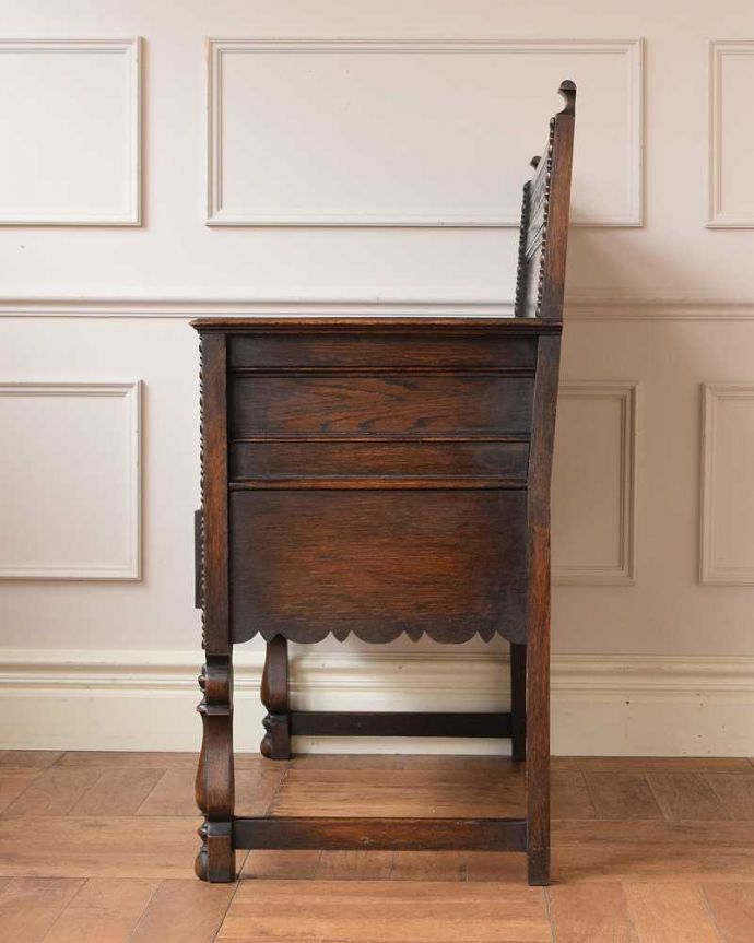 セティ・ソファ・ベンチ　アンティーク チェア　とってもめずらしいアンティークの椅子、イギリスの引き出し付きベンチ。横から見てもキレイですもちろん、横顔だってキレイ！どこから見ても絵になります。(j-669-c)
