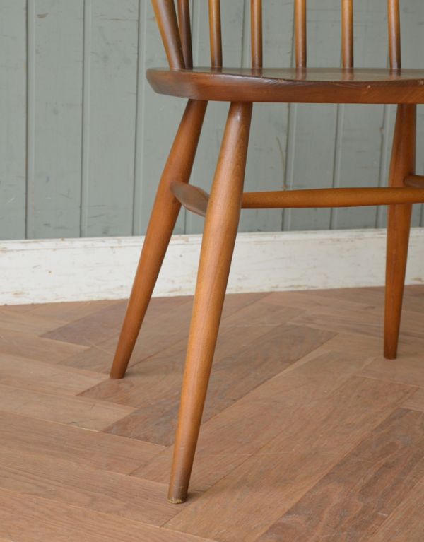 アーコールチェア　アンティーク チェア　珍しい北欧スタイルの椅子、アンティーク アーコール フープバックチェア（６本タイプ）。繊細な脚がアーコールの一番のポイント。(k-1039-c)