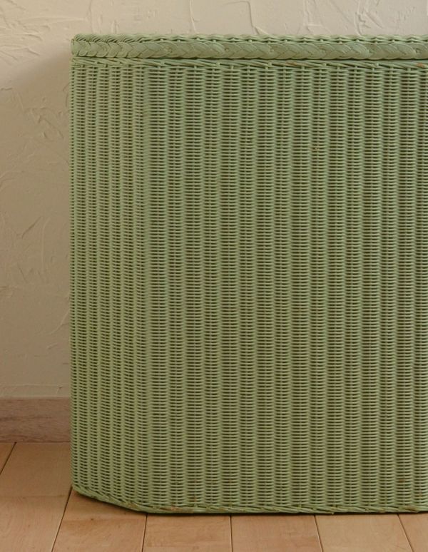 ロイドルーム　アンティーク家具　アンティークのロイドルーム家具、テーブルに使えるランドリーボックス。優しいグリーン色です。(k-1138-f)