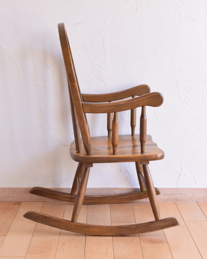英国アンティークの椅子、ゆらゆら揺れる木製のロッキングチェア(k-1162-c)｜アンティークチェア・椅子