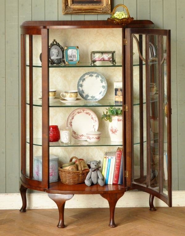 イギリスのアンティーク家具、上品なハーフムーンのガラスキャビネット（飾り棚）