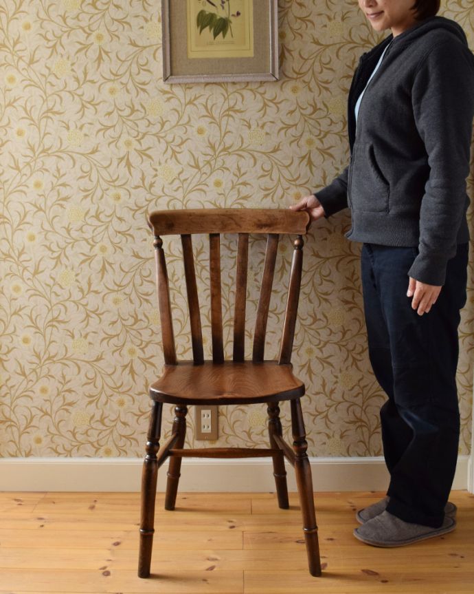 キッチンチェア　アンティーク チェア　イギリスで出会ったアンティークの椅子、ナチュラルで使いやすいキッチンチェア。インテリアとして置いても絵になります。(k-1246-c)