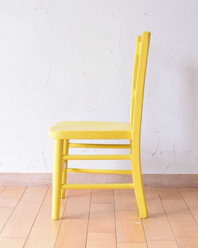 イギリスから来た小さなアンティーク椅子、黄色のチャイルドチェア