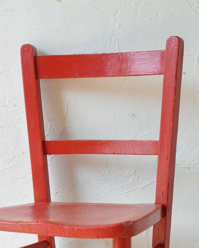 ダイニングチェア　アンティーク チェア　イギリスで見つけたアンティークペイント椅子、赤い色のチャイルドチェア。なんだか懐かしい素朴なデザイン。(k-1257-c)