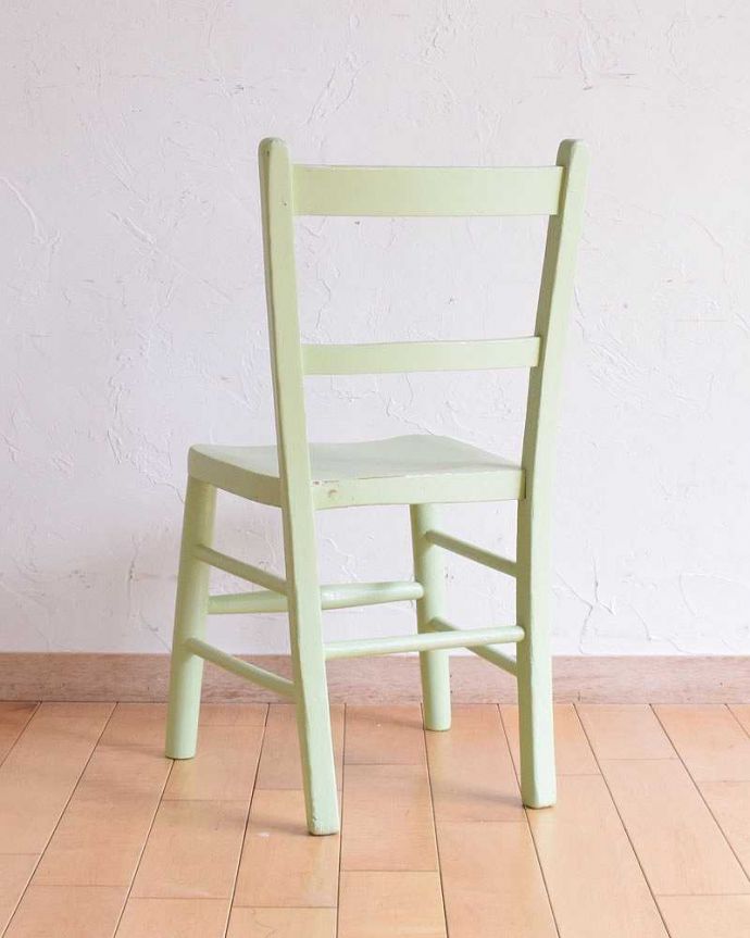 キッチンチェア　アンティーク チェア　イギリスから来た小さなアンティーク椅子、パステルカラーのチャイルドチェア。持ち運びも楽チンですよ。(k-1260-c)