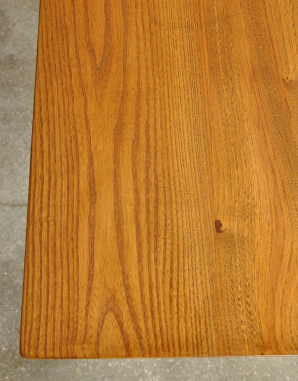 アーコールの家具　アンティーク家具　２トーンカラーのレアアイテム、とってもめずらしいアーコールのダイニングテーブル。木目がキレイに出ているテーブル。(k-1282-f)