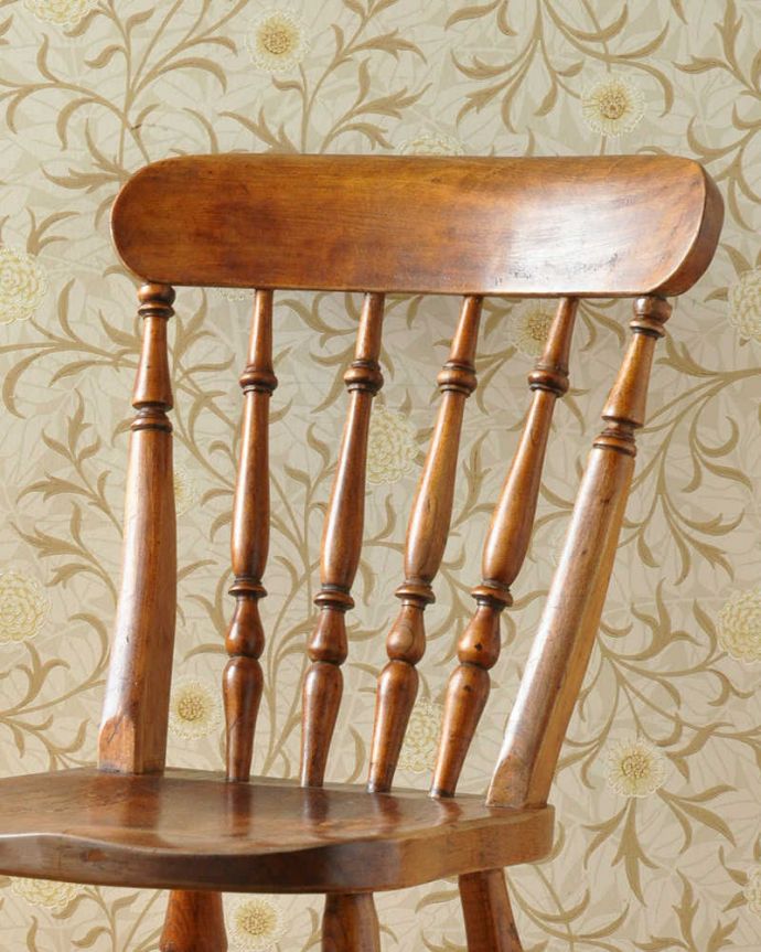 キッチンチェア　アンティーク チェア　イギリスのアンティークの椅子、ナチュラルな木製キッチンチェア。どれもキレイに仕上げています。(k-1305-c)