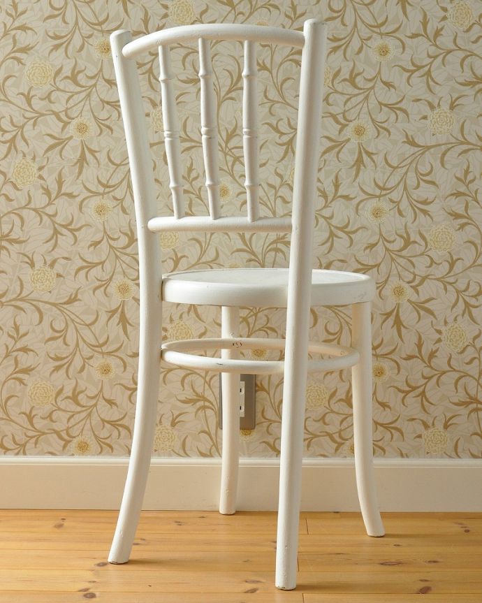 ベントウッドチェア　アンティーク チェア　英国アンティークのペイントの椅子、アンティークベントウッドチェア。後ろ姿はこんな感じ。(k-1312-c)