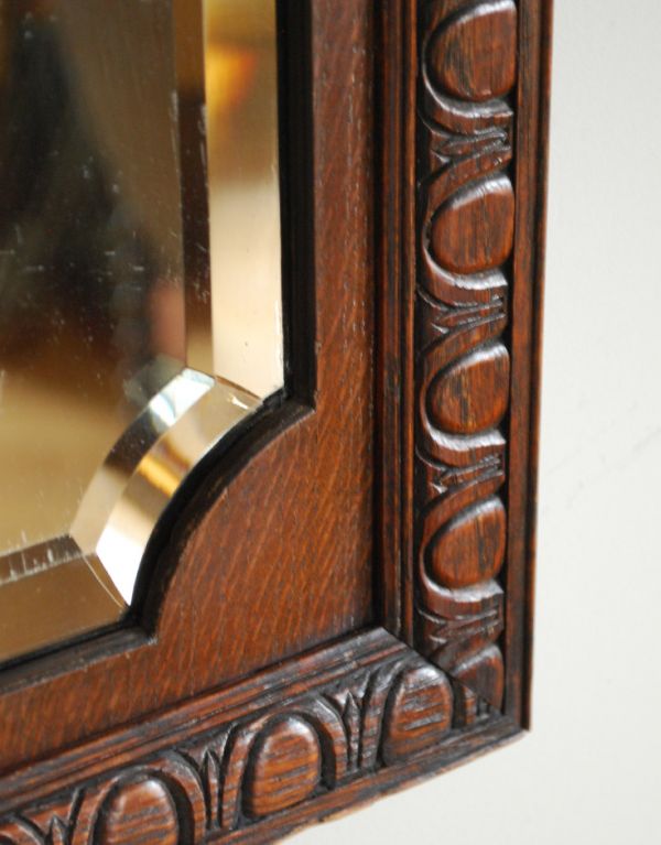 アンティーク フレーム付きミラー　アンティーク雑貨　オーク材を使った英国のウッドフレームミラー、アンティークの鏡。現代のミラーの倍くらいの厚みがあるんです。(k-1335-z)