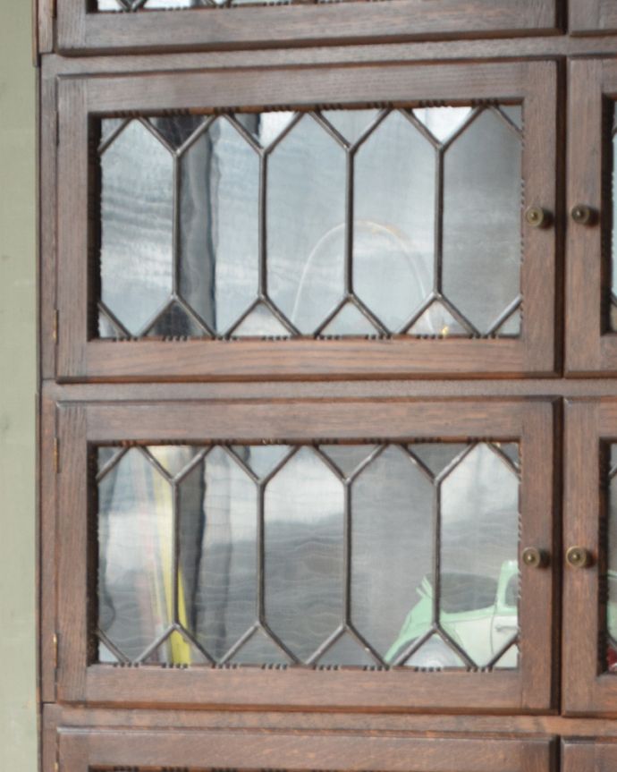 アンティークのキャビネット　アンティーク家具　英国アンティーク家具、ケイムで仕上がったガラス扉がかっこいい、スタッキングブックケース（本棚） 。ガラスも当時のものをそのままに。(k-1358-f)