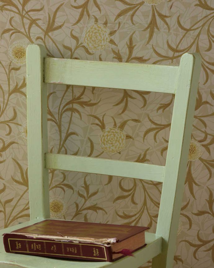 キッチンチェア　アンティーク チェア　イギリスから来たかわいいアンティーク椅子、パステルカラーのチャイルドチェア。なんだか懐かしい素朴なデザイン。(k-1365-c)