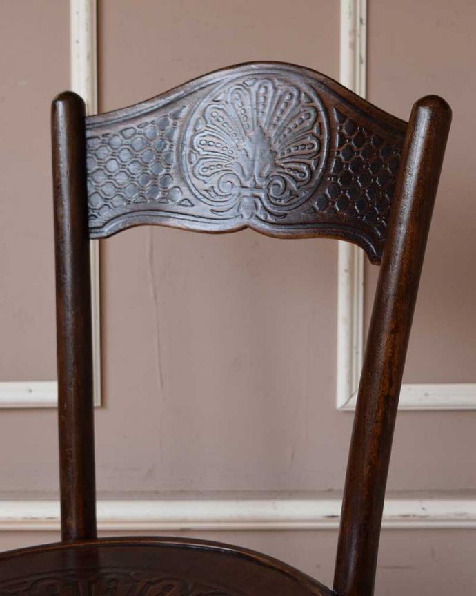 ベントウッドチェア　アンティーク チェア　美しい背もたれ模様のベントウッドチェア、英国で見つけたアンティーク椅子。美しいだけじゃなくて強い！背もたれのしなやかな曲線はとっても綺麗。(k-1369-c)